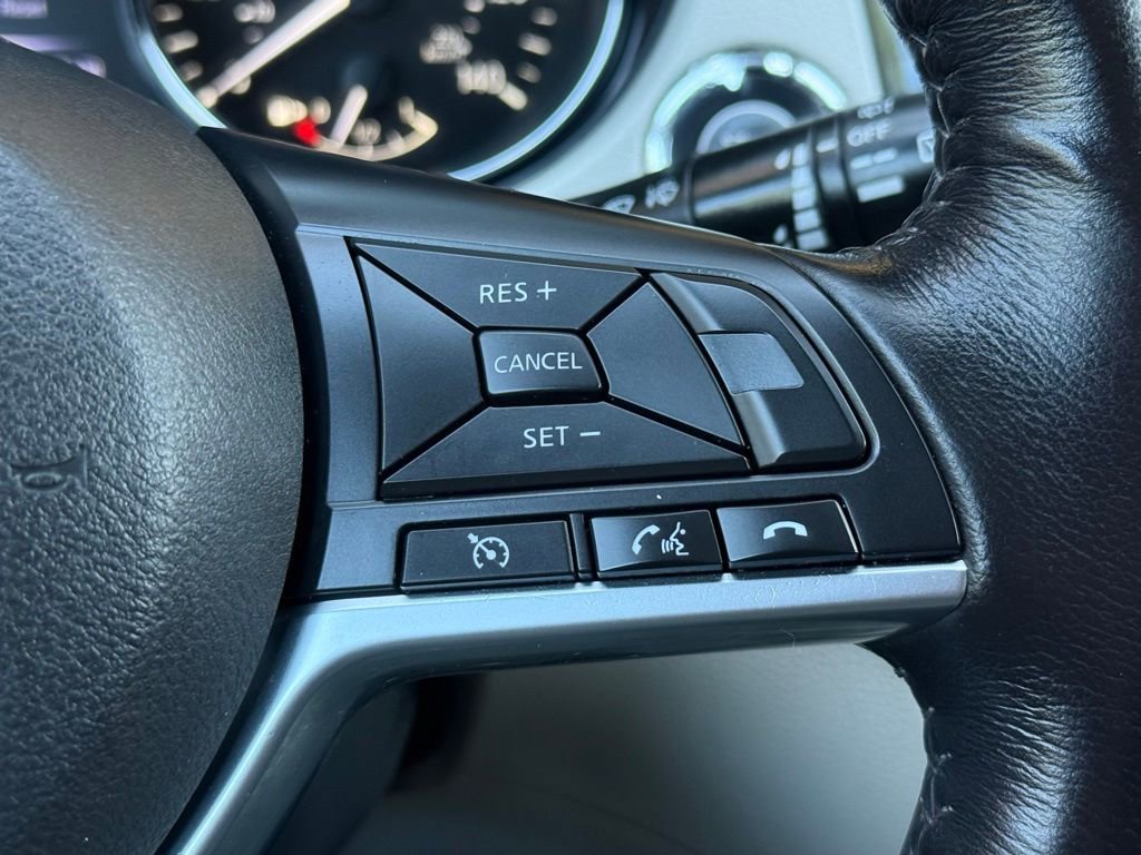 Used 2018 Nissan Rogue Sport SV w/ SV Technology Package FWD image 24