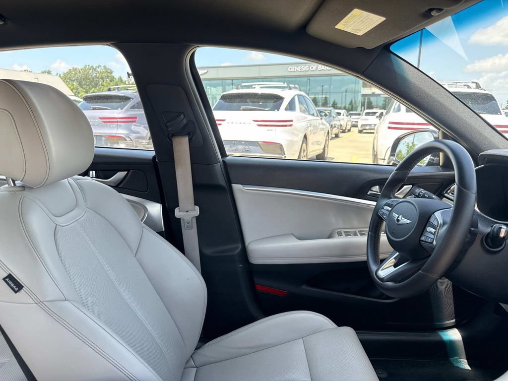 Used 2023 Genesis G70 2.0T RWD image 12