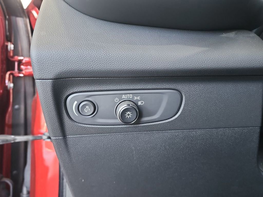 Certified 2023 Buick Envision Essence image 17