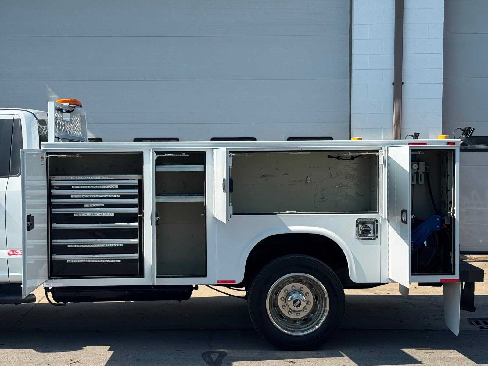 Used 2018 Ford F550 4x4 Regular Cab Super Duty image 4