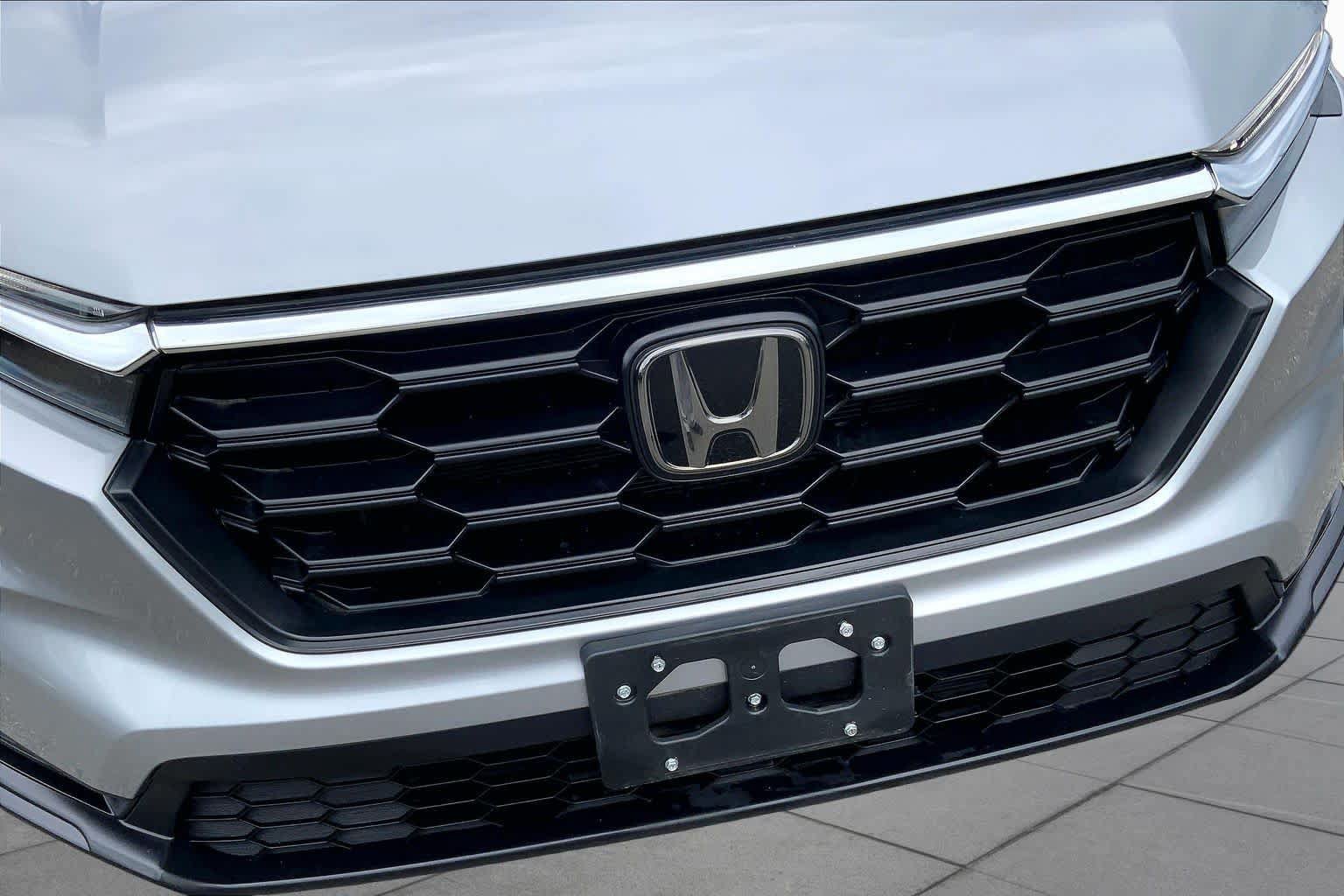 Used 2023 Honda CR-V LX image 32