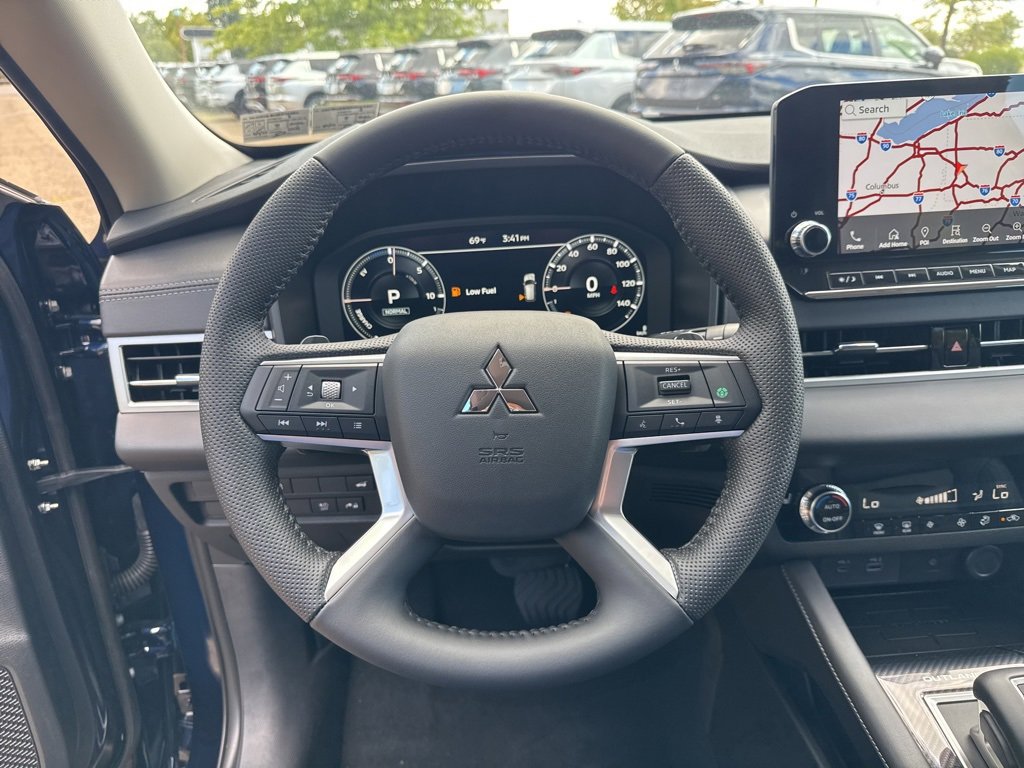 New 2025 Mitsubishi Outlander SE image 34