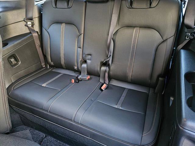 Used 2025 MAZDA CX-90 3.3 Turbo w/ Select Package image 17