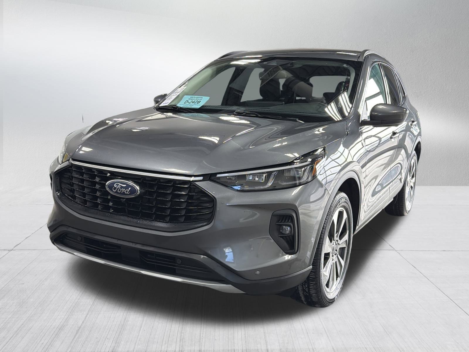 Used 2024 Ford Escape Platinum image 3