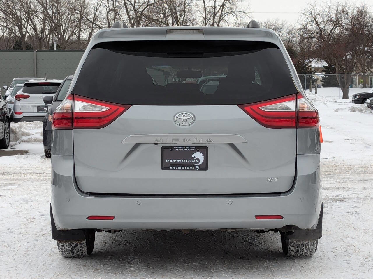 Used 2017 Toyota Sienna XLE w/ XLE Navigation Package image 10