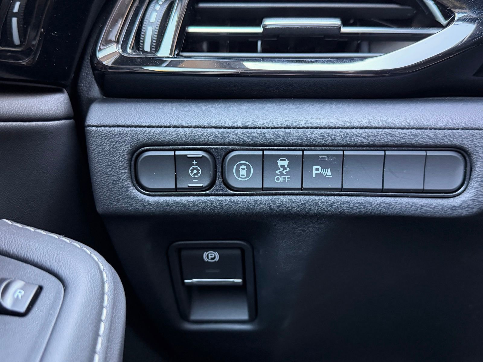 Used 2024 Acura MDX SH-AWD w/ Technology Package image 23