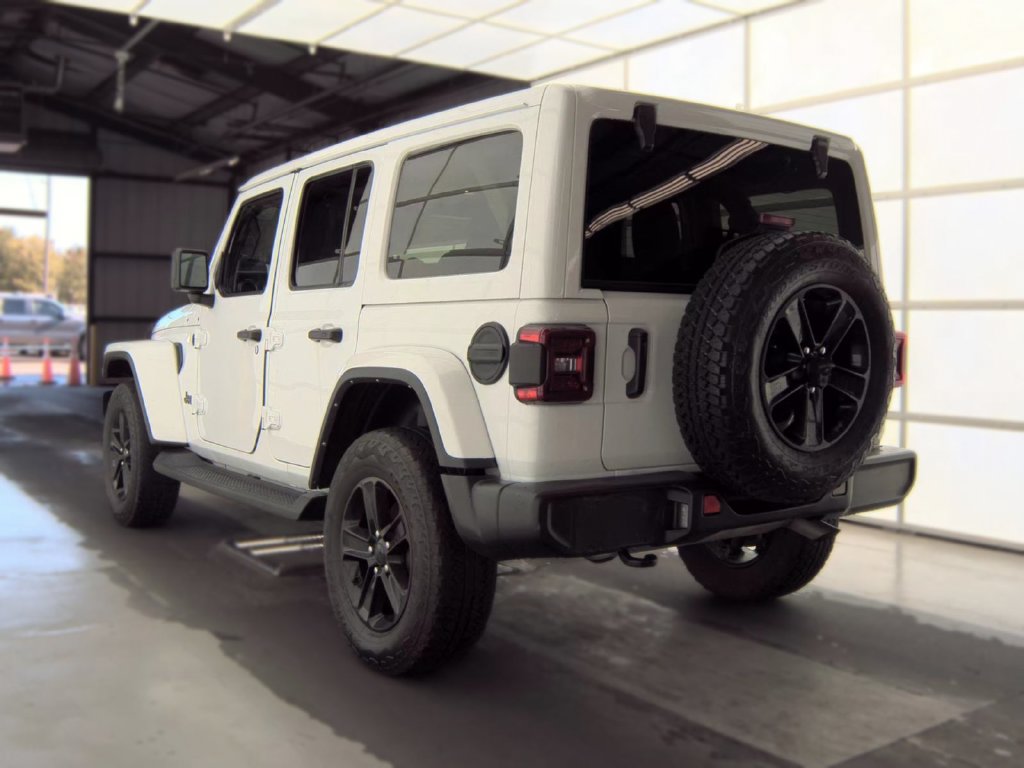 Used 2022 Jeep Wrangler Unlimited Sahara AWD/4WD image 4