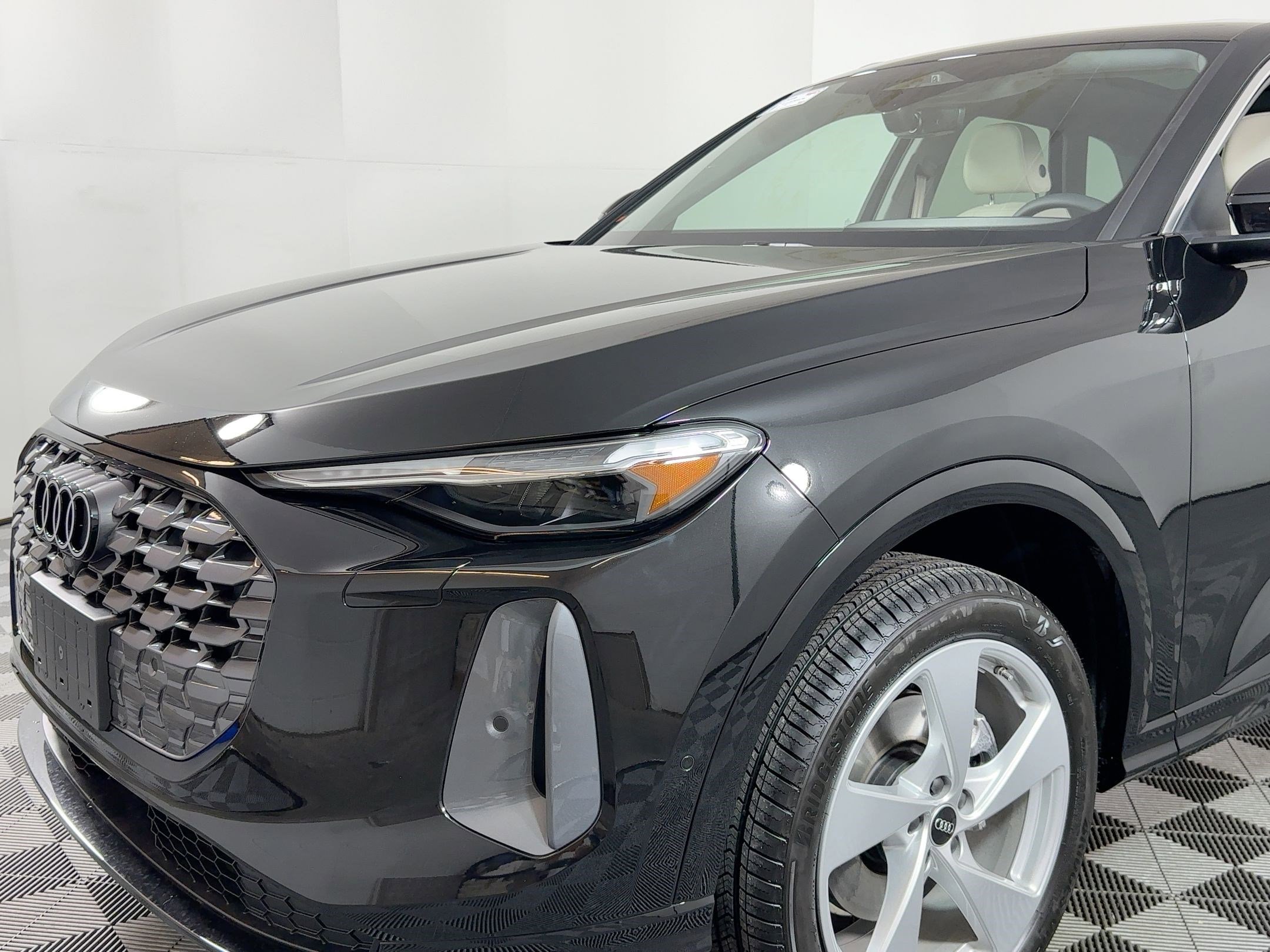 New 2025 Audi Q5 Premium Plus image 18