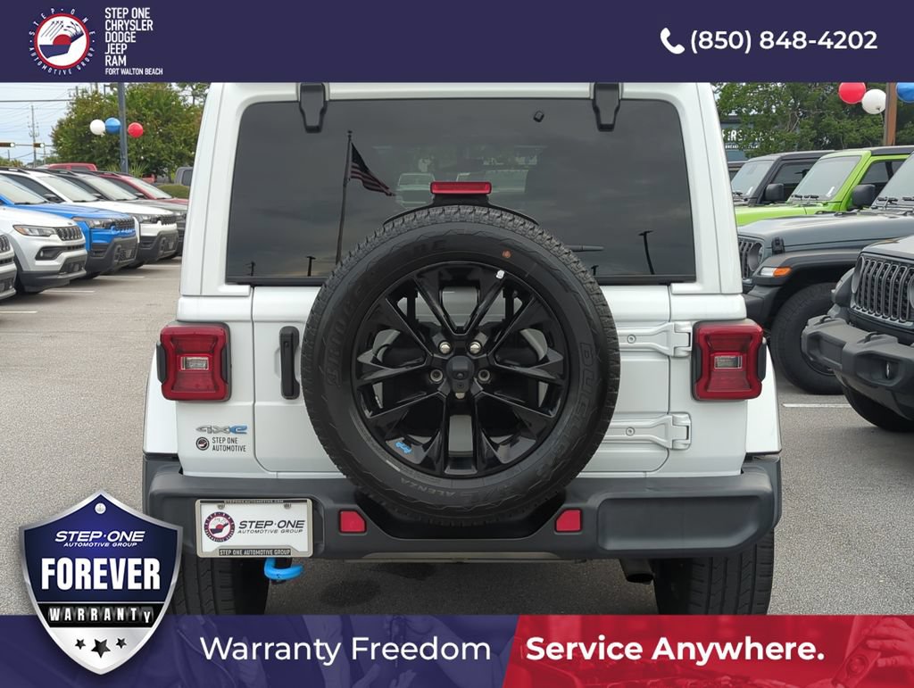 Used 2022 Jeep Wrangler Unlimited Sahara AWD/4WD image 5