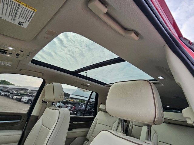 Used 2022 GMC Yukon Denali w/ Denali Premium Package AWD/4WD image 16