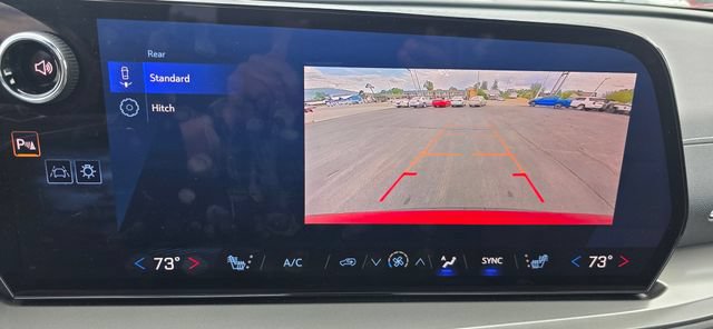 Used 2025 Chevrolet Traverse LT FWD image 23