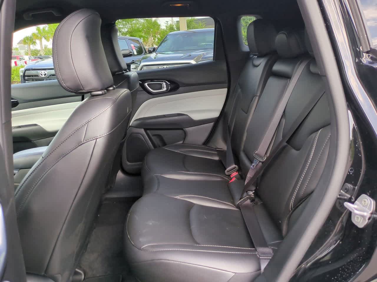 Used 2026 Jeep Compass Limited AWD/4WD image 13