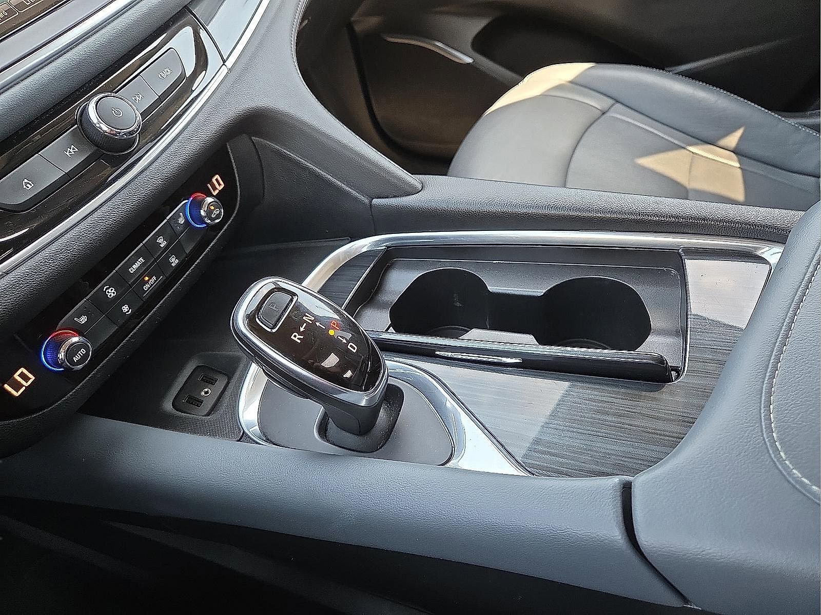 Certified 2019 Buick Enclave Essence image 25