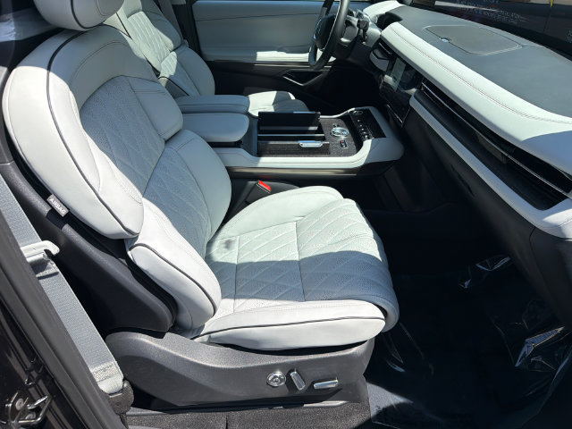 New 2027 Lincoln Navigator L Black Label AWD/4WD image 14