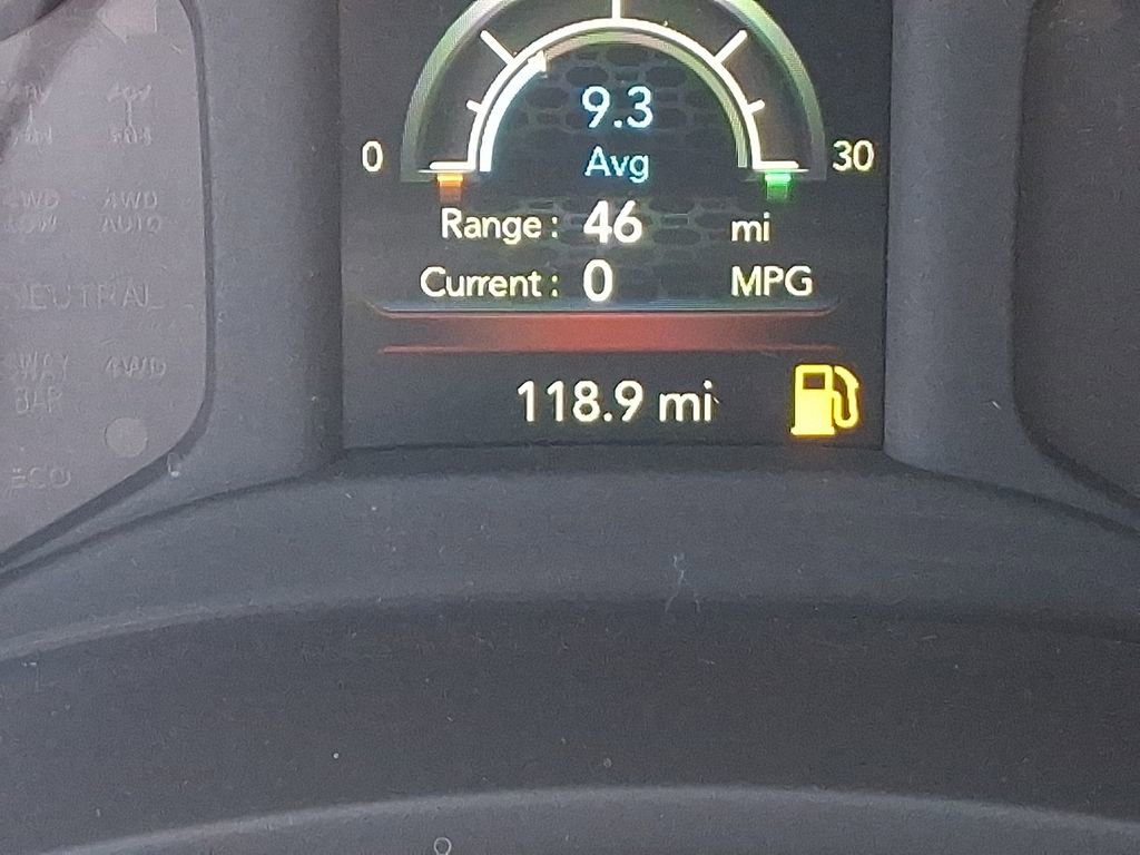 Used 2024 RAM 2500 Tradesman w/ Chrome Appearance Group image 18