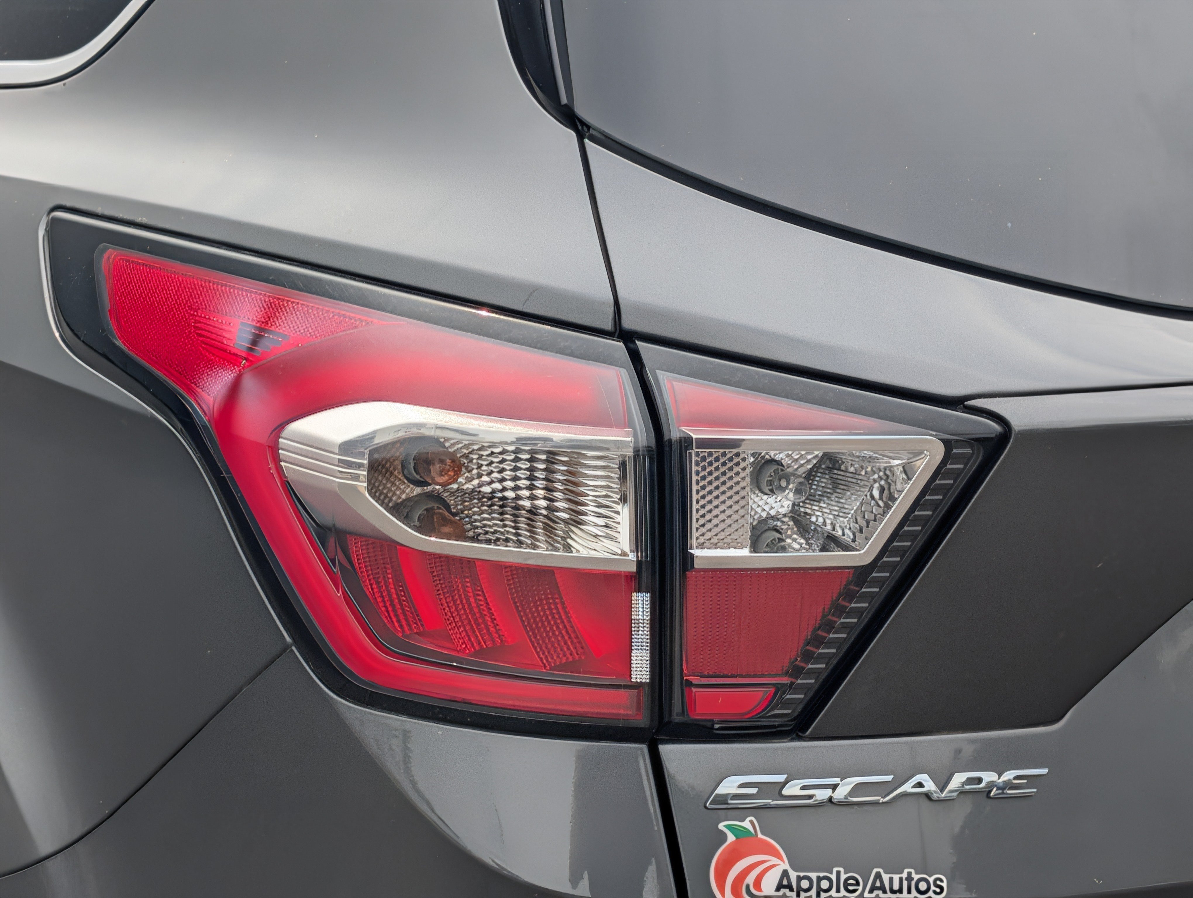 Used 2018 Ford Escape SEL AWD/4WD image 17