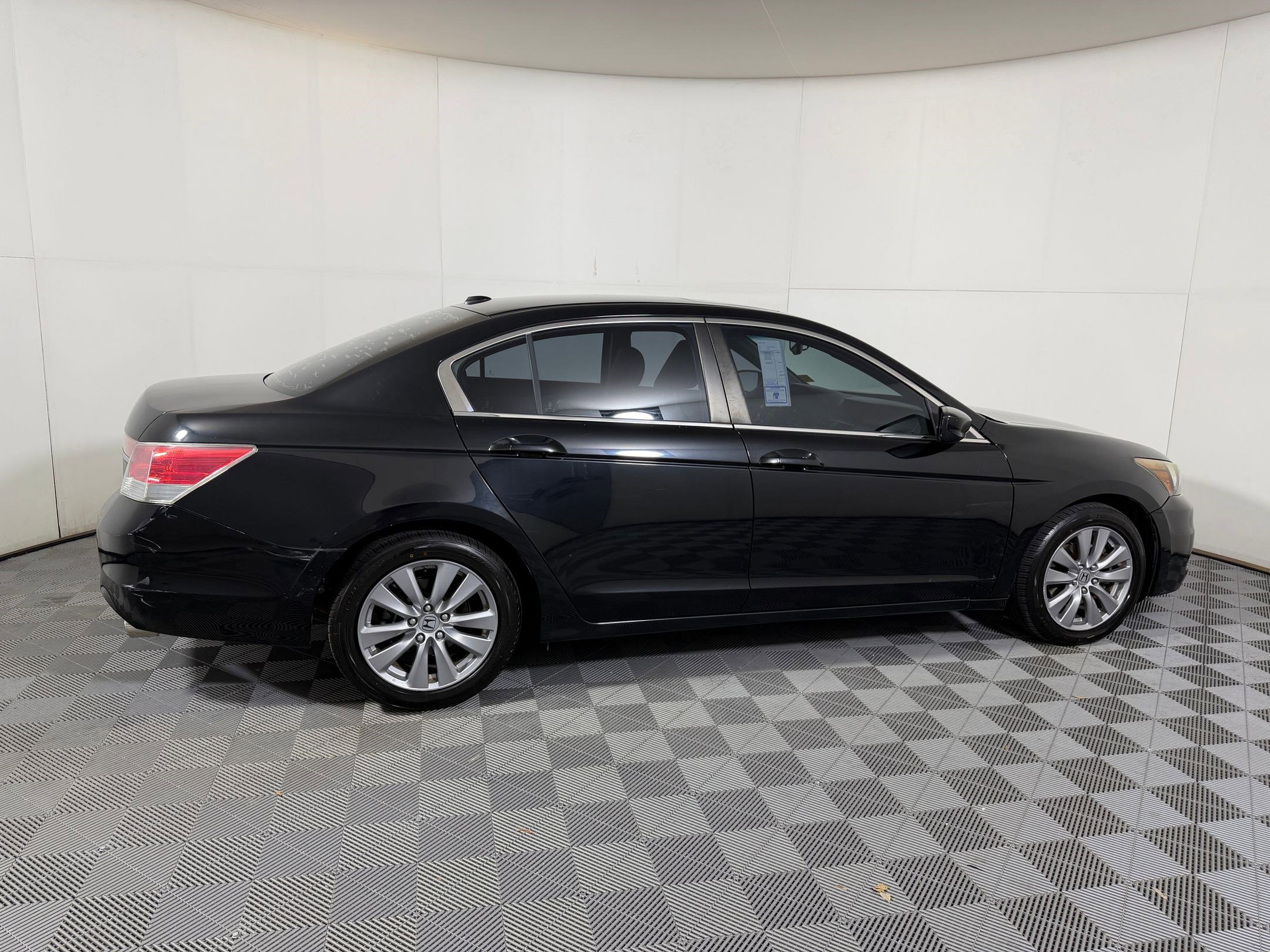 Used 2011 Honda Accord EX-L image 7