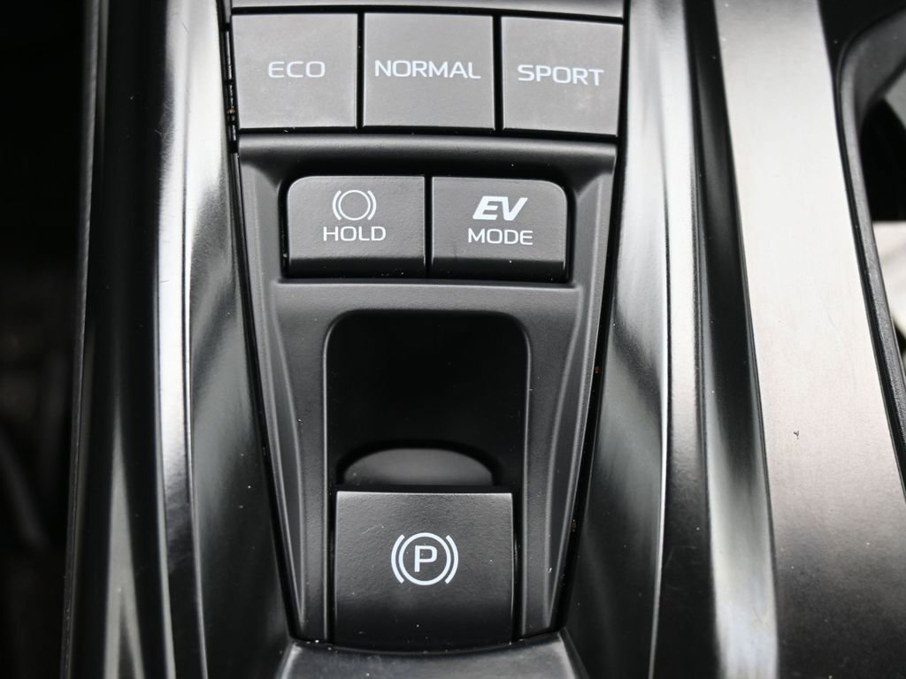 Used 2025 Toyota Camry SE w/ Convenience Package image 28