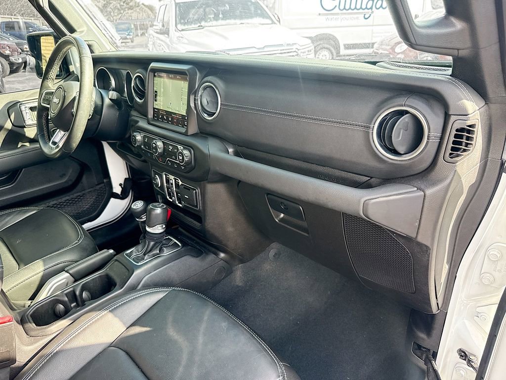 Used 2022 Jeep Wrangler Unlimited Sahara w/ Safety Group AWD/4WD image 33