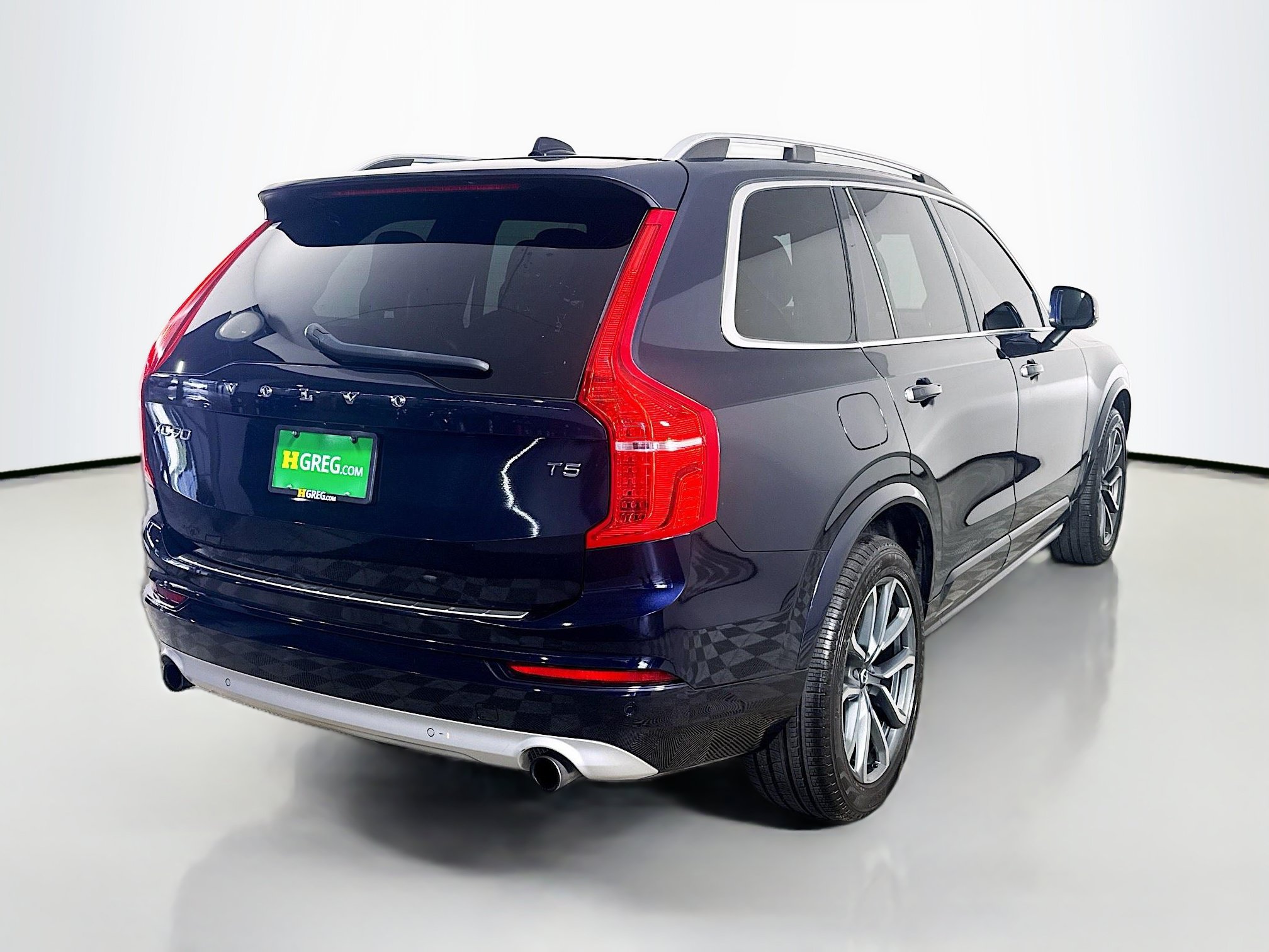 Used 2019 Volvo XC90 T5 Momentum w/ Protection Package Premier FWD image 10