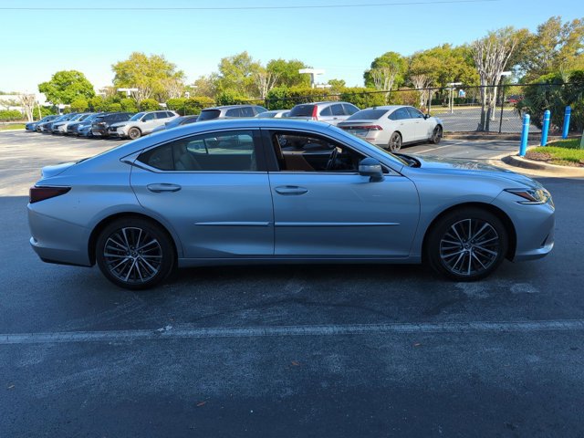 Used 2022 Lexus ES 350 w/ Premium Package image 4