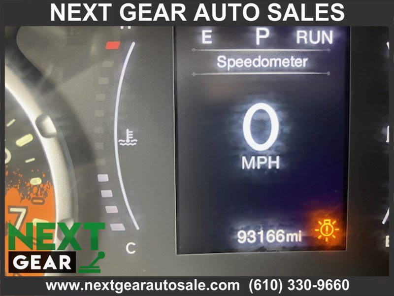 Used 2017 Jeep Renegade Altitude AWD/4WD image 9