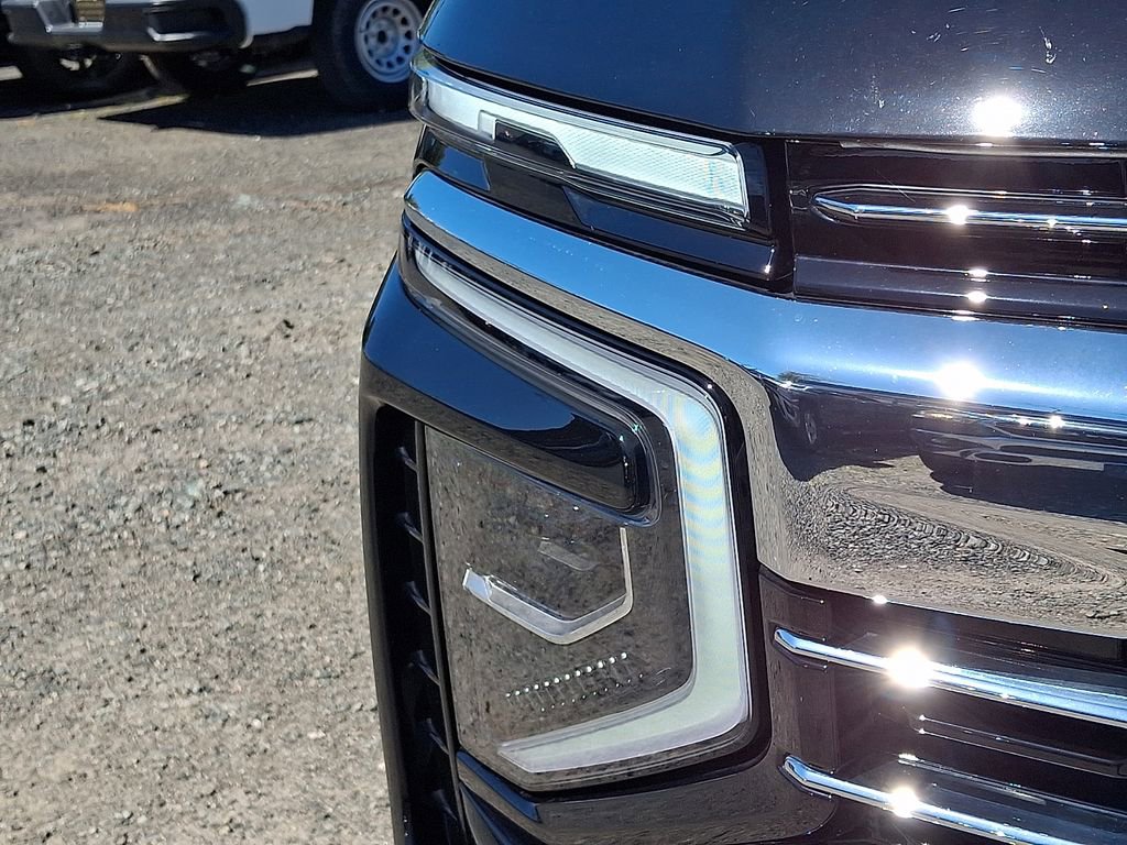 Used 2026 Chevrolet Suburban LT w/ Comfort Package AWD/4WD image 35