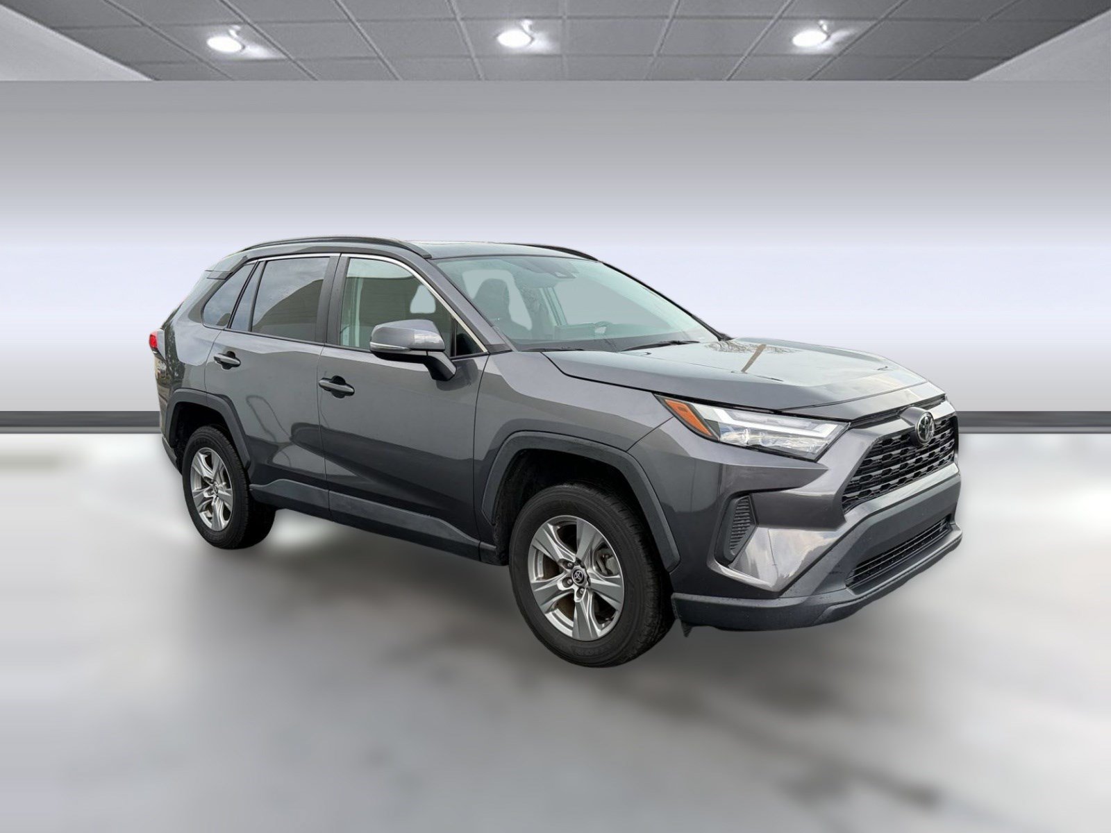 Used 2023 Toyota RAV4 XLE w/ Convenience Package FWD image 7
