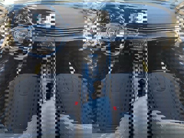 Used 2024 Hyundai Elantra SEL image 9