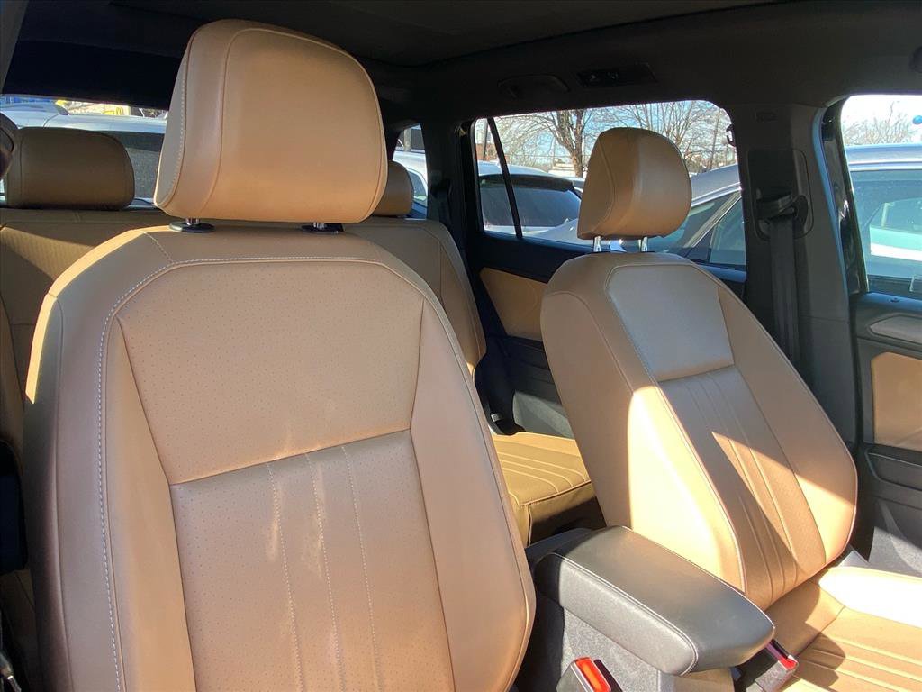 Used 2024 Volkswagen Tiguan SE image 11
