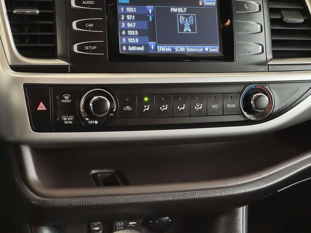 Used 2019 Toyota Highlander LE image 22