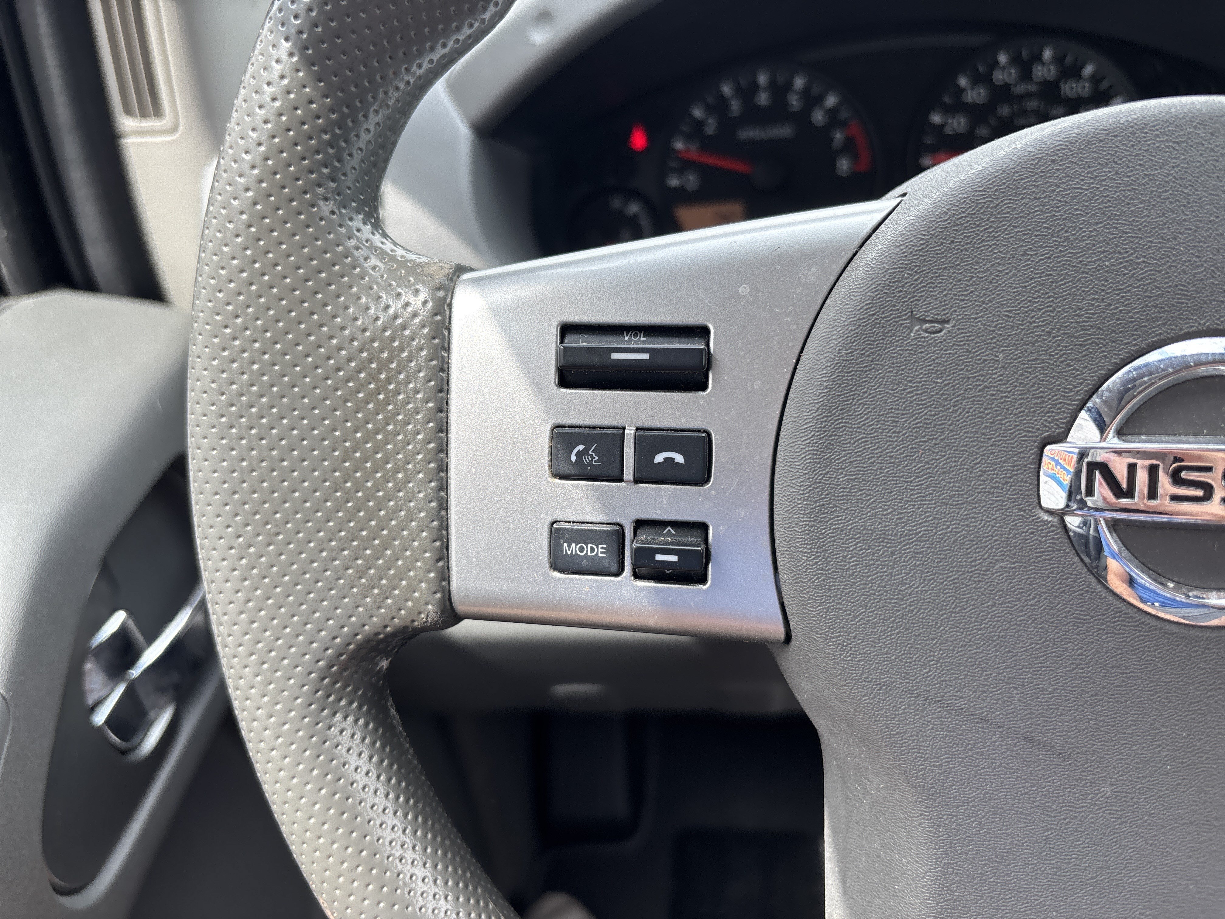 Used 2020 Nissan Frontier SV w/ Midnight Edition Floor Mats AWD/4WD image 12
