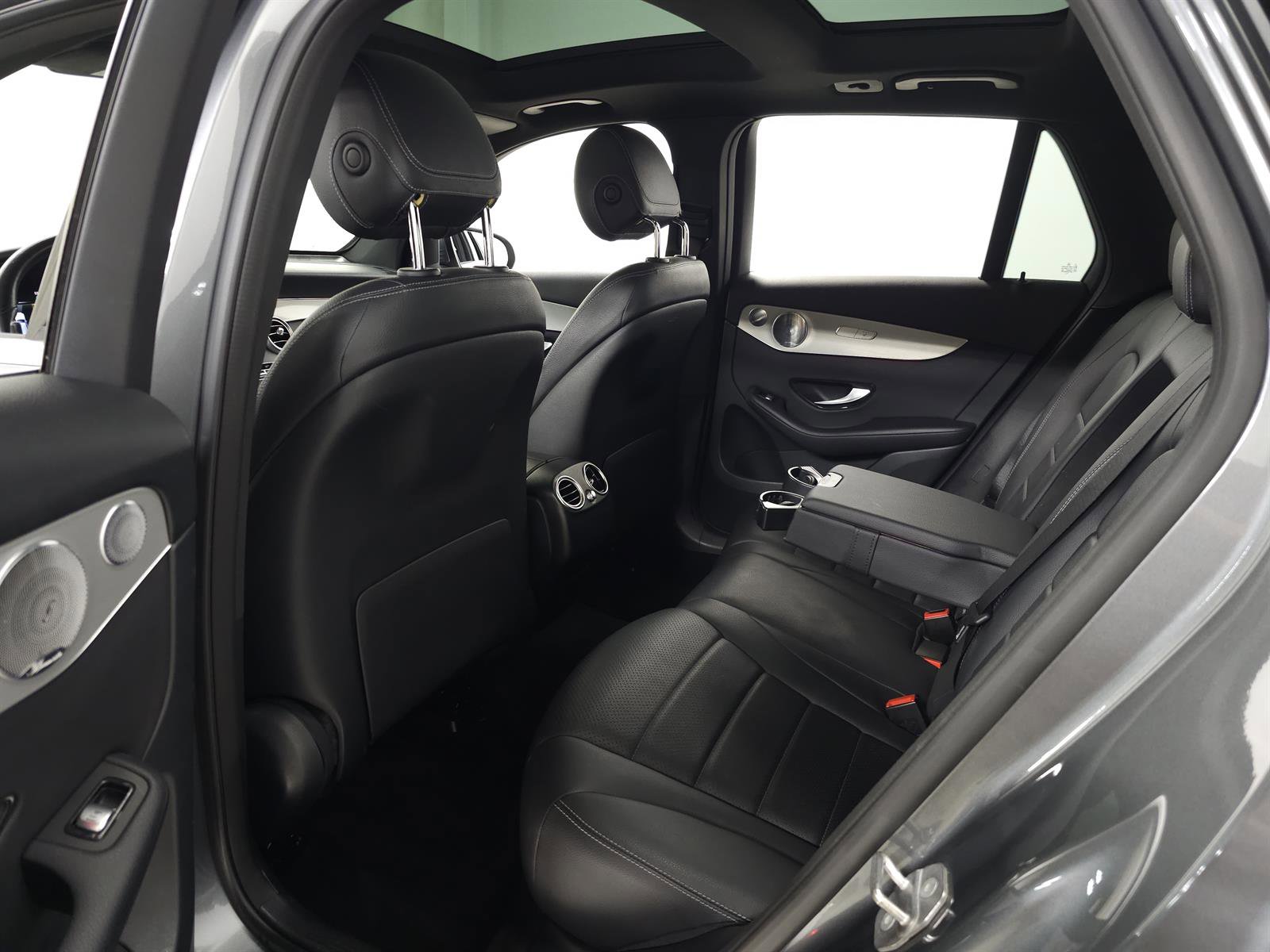 Used 2020 Mercedes-Benz GLC 300 4MATIC image 37