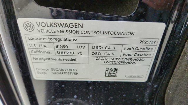 Used 2025 Volkswagen Tiguan SE R-Line image 60