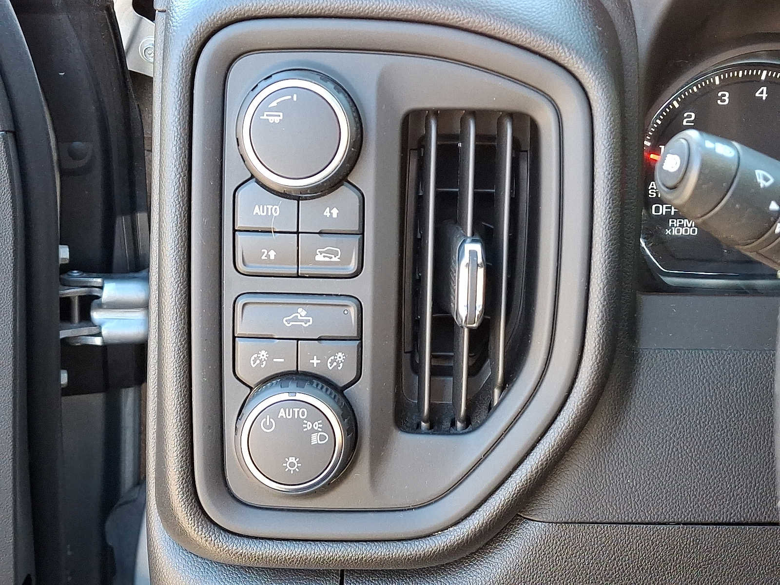 Used 2023 Chevrolet Silverado 1500 Custom w/ LPO, Dark Essentials Package image 25