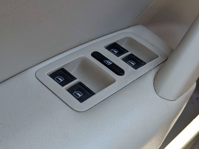 Used 2015 Volkswagen Passat 1.8T Limited Edition image 22