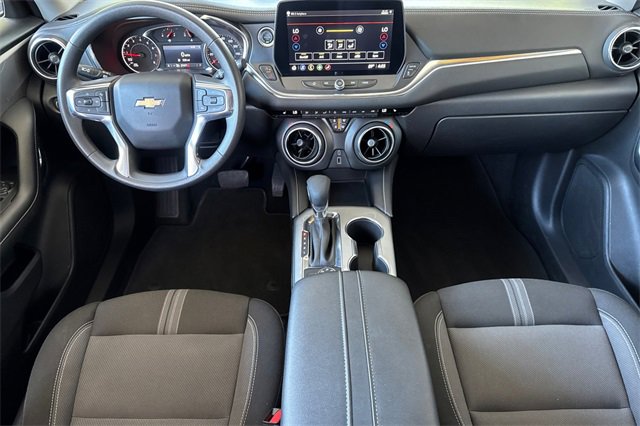 Used 2025 Chevrolet Blazer LT image 13