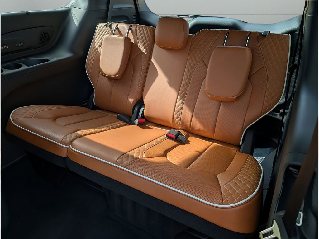 New 2026 Chrysler Pacifica Pinnacle image 37