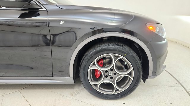 Used 2024 Alfa Romeo Stelvio Ti AWD/4WD image 21