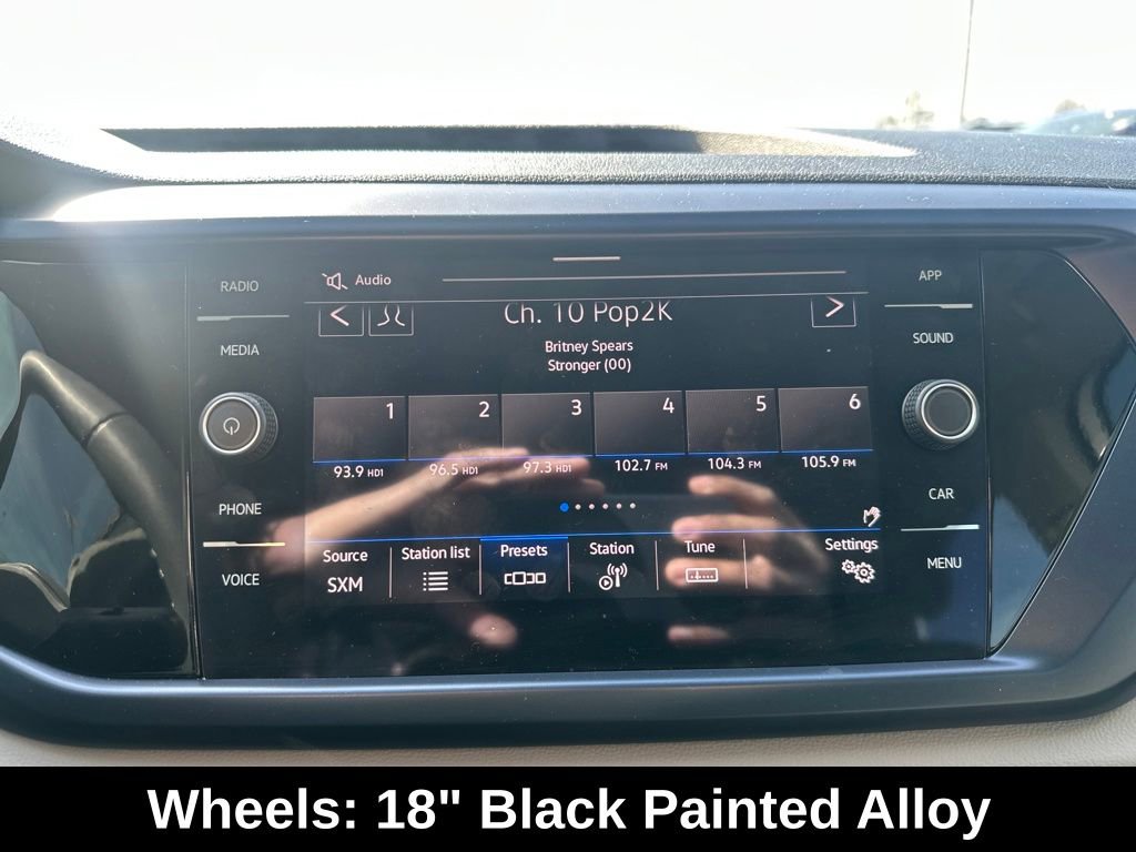 Used 2023 Volkswagen Taos SE w/ Black Wheel Package image 18