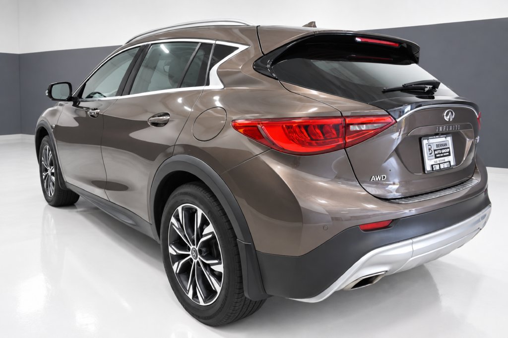 Used 2019 INFINITI QX30 AWD w/ Navigation Package image 3