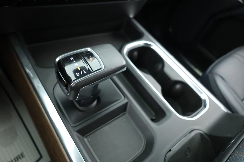 Used 2022 Chevrolet Silverado 1500 High Country image 14