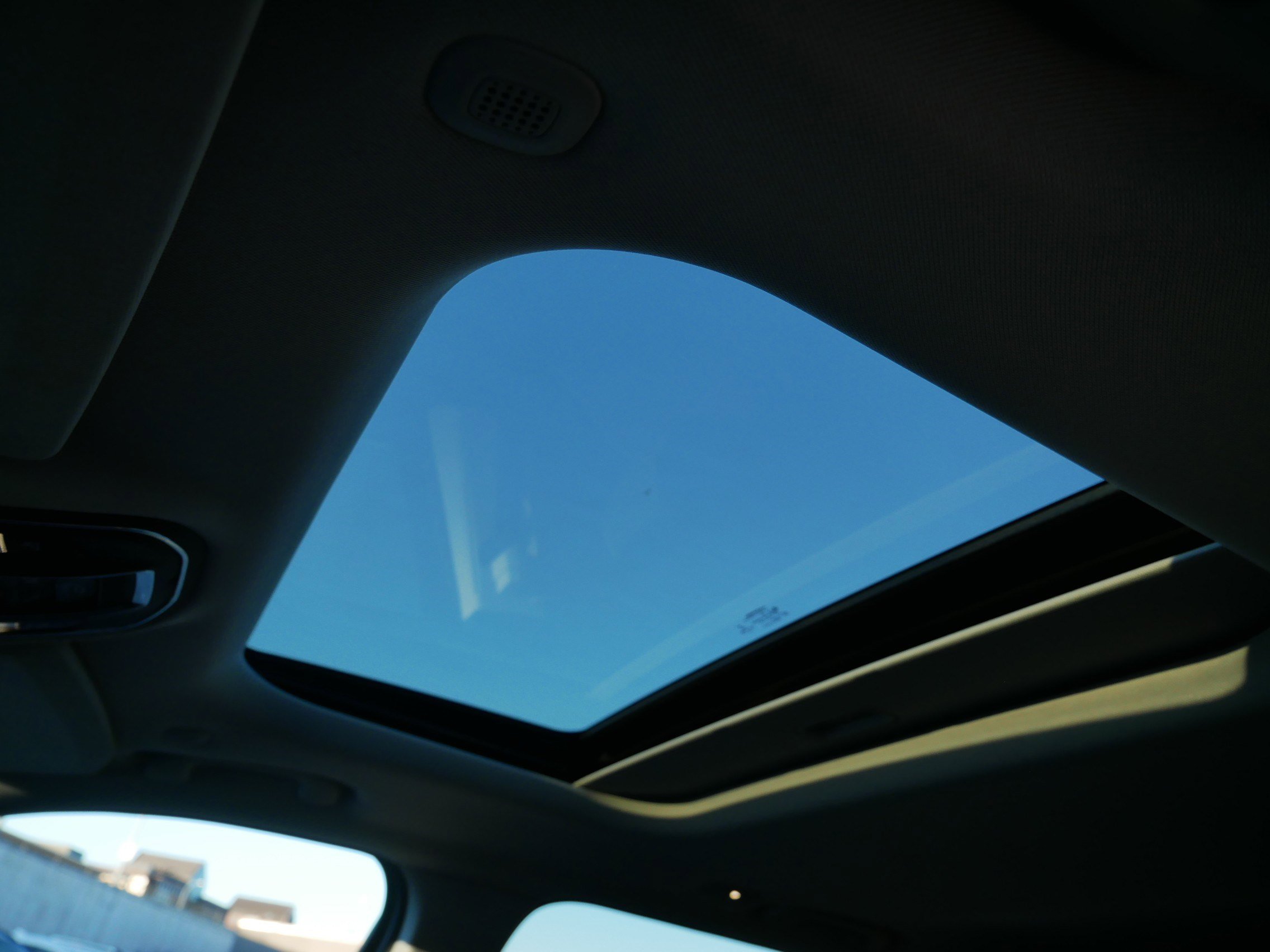 Used 2023 Jeep Grand Cherokee Laredo w/ Luxury Tech Group I image 33