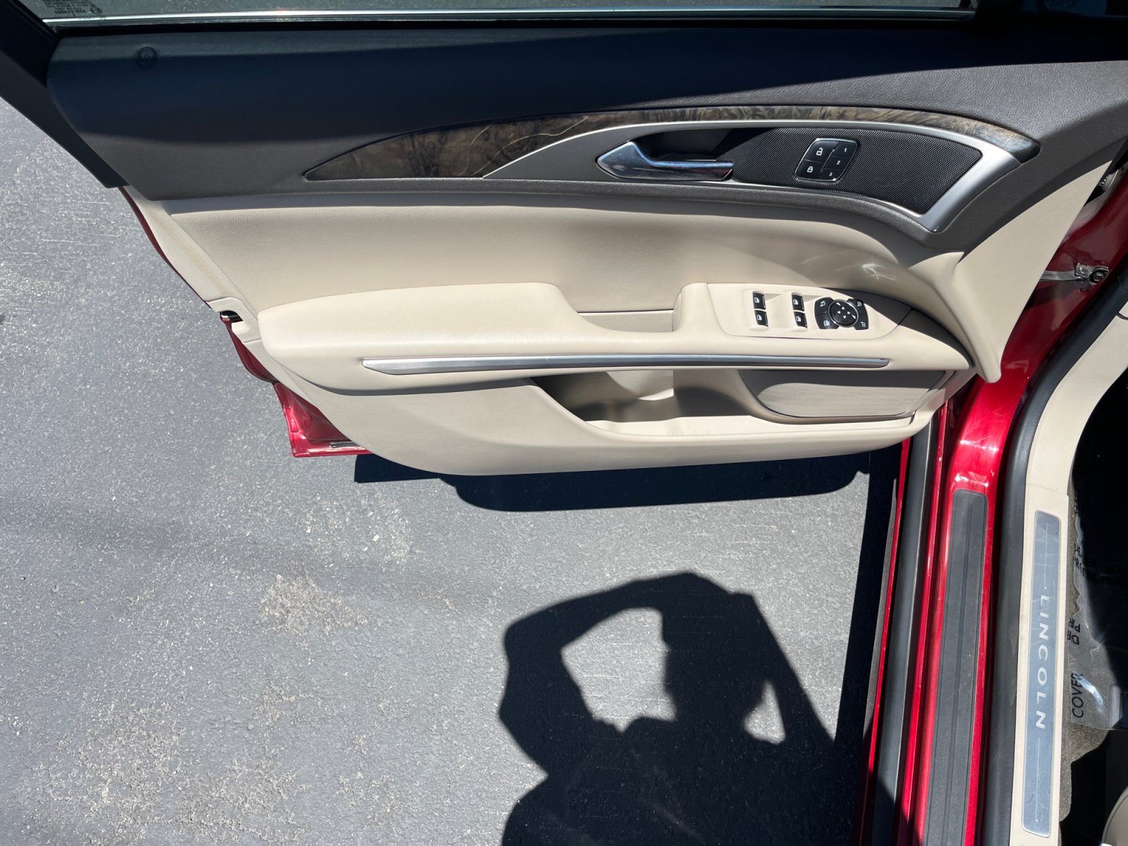 Used 2016 Lincoln MKZ w/ Equipment Group 300A Reserve FWD image 9