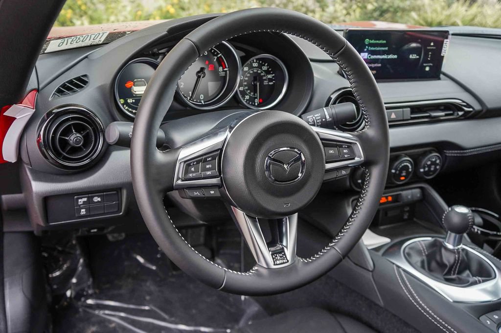 New 2026 MAZDA MX-5 Miata Club w/ Appearance Package RWD image 17