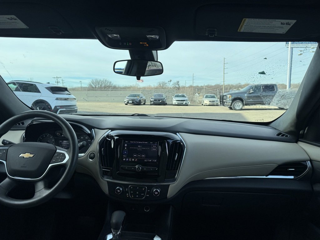 Used 2023 Chevrolet Traverse LS image 10