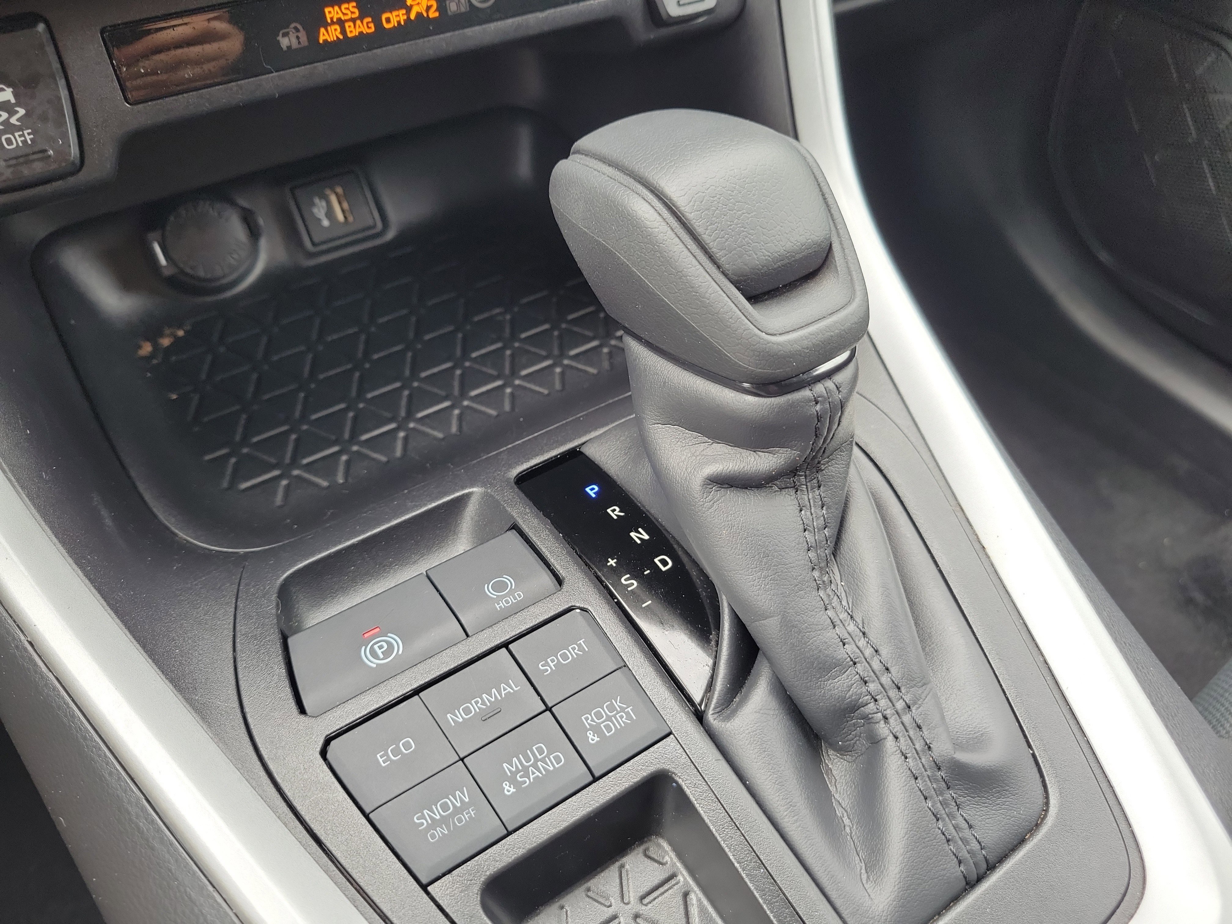 Certified 2025 Toyota RAV4 XLE AWD/4WD image 31