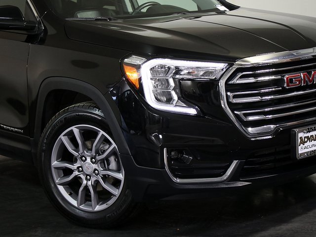 Used 2024 GMC Terrain SLT image 8