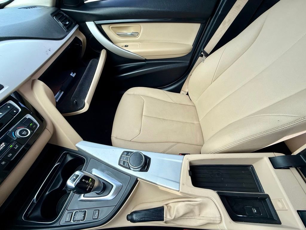 Used 2018 BMW 320i Sedan RWD image 21