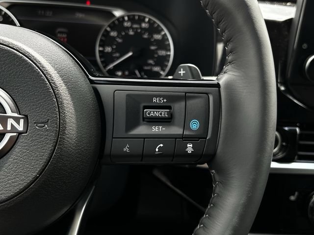 Used 2024 Nissan Pathfinder SL AWD/4WD image 14